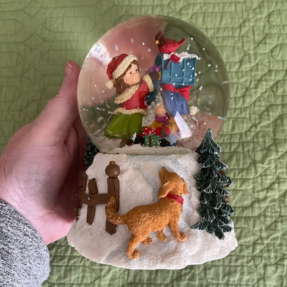 CHRISTMAS LETTERS TO SANTA MUSICAL WATER SNOW GLOBE 12.5” DIAMETER - PRECIOUS!
